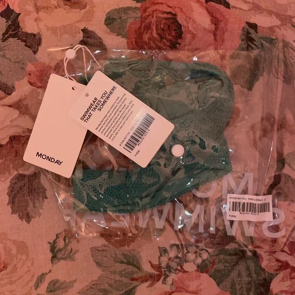 Monday Swimwear BYRON BOTTOM - POND CRINKLE - Picture 5 of 6